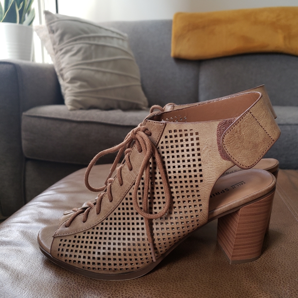 Block Heels - Picture 2 of 5